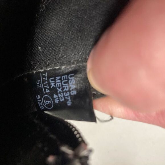 FIONI Faux Suede Ankle Booties Size 6 Black‎ - Picture 12 of 12